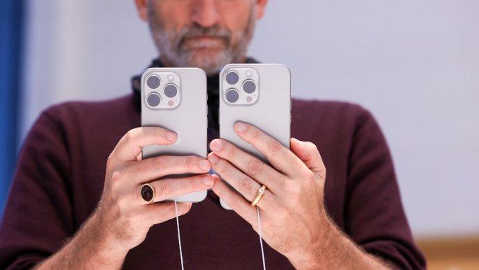 Apple хочет внедрить генеративный ИИ в собственные девайсы